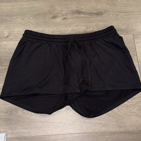 NWOT maternity sweat shorts medium - Picture 5 of 6